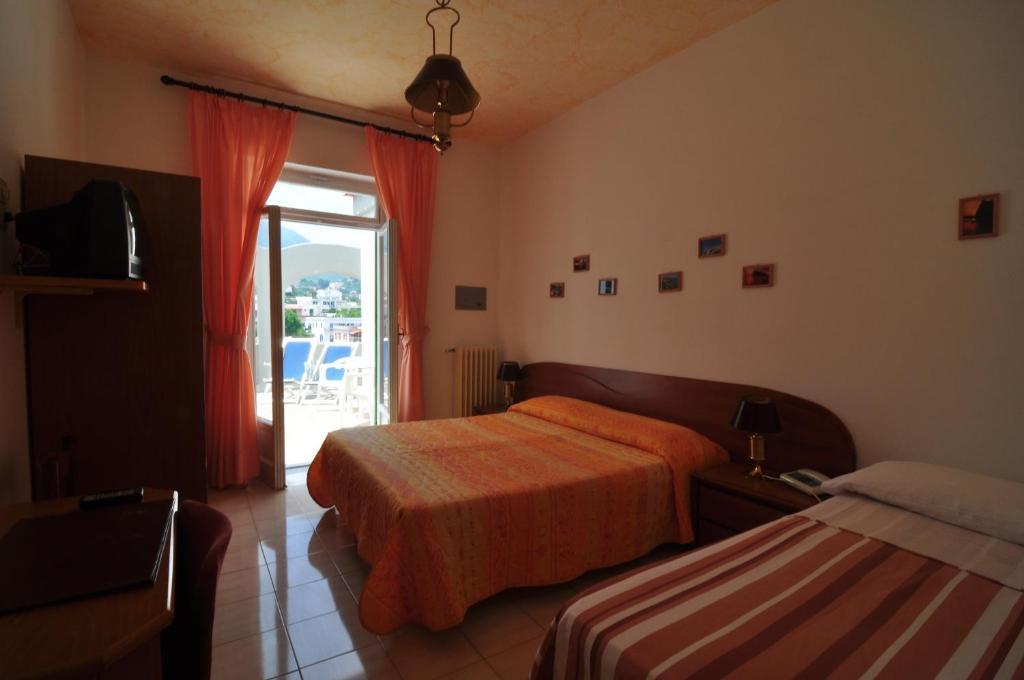 Hotel Terme Rosaleo Casamicciola Terme Pokój zdjęcie